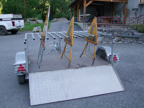 Remorque porte panneaux et plots de chantier Roul'Signal 1